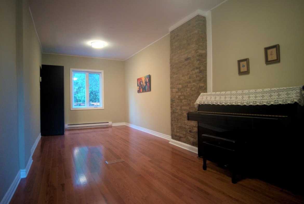 Beautiful semi-detached cottage in NDG for Sale