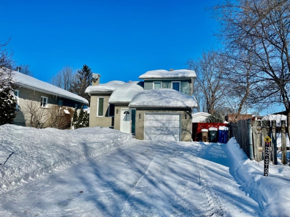 3br house for rent in Brossard