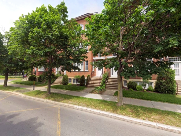 Condo for rent in Saint-Laurent