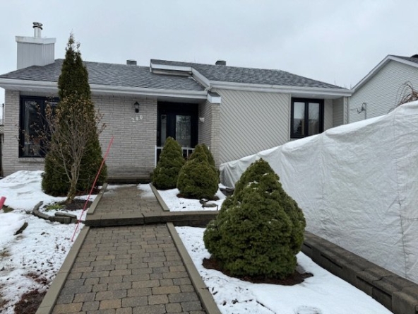House for sale in Laval