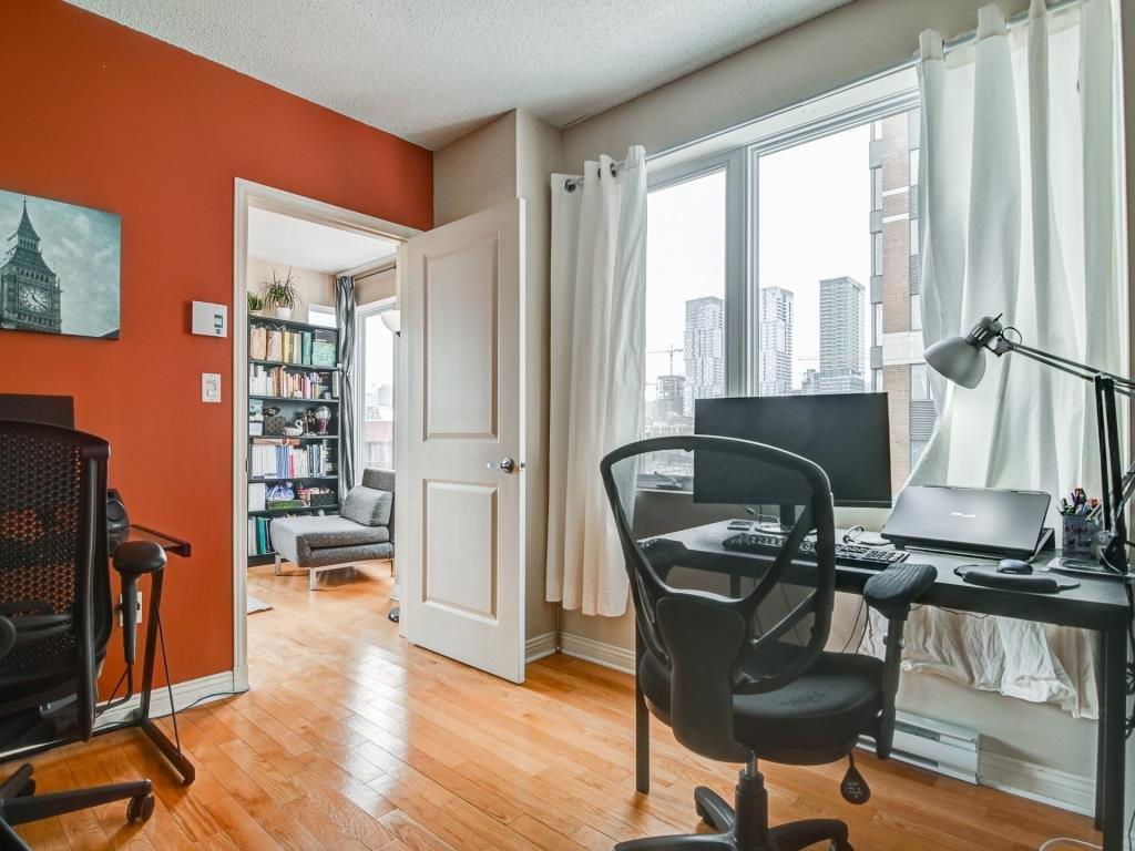 2br condo for rent in downtown Montreal