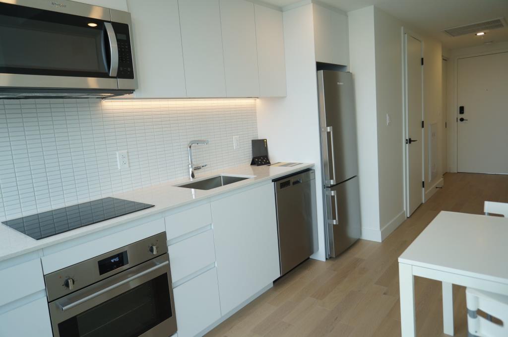 brand-new condo in downtown Montreal for rent